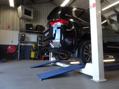 Оригинальный фаркоп BRINK арт. 4013500 для Toyota LAND CRUISER 300 04/2021-2023. Вертикальный быстросъемный шар от магазина ФаркопРос